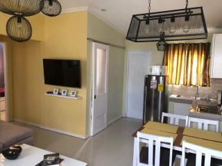 Modern Country Inspired home with High-speed Wifi - Bantug - 7