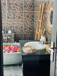 SEMINYAK - Beautiful 3BDR Villa in with Big Pool and Rooftop - Seminyak - 2