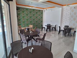Madhav Hotel & Restaurant - Bedla - 1