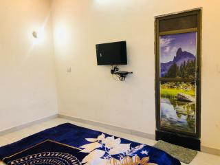 Madhav Hotel & Restaurant - Bedla - 7