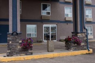 Super 8 by Wyndham Whitecourt - Whitecourt - 9