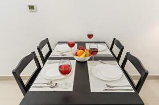 Luxury 1BR with Lake View Near Downtown Balcony and Pool Access - 7