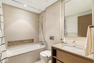 Luxury 2BR Apartment Free Parking Walk to Burj and Fountains - 1