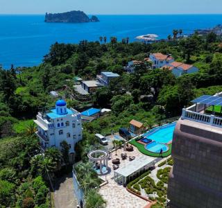 GoldOne Hotel & Suites - Seogwipo - 1