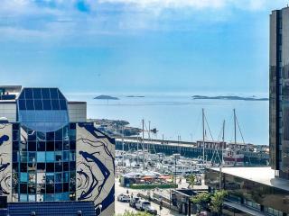 Nordic Style City Apartment with Sunny Marina Views - 1