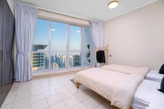 Marina Majesty- Homely & Cozy 2BR, CanalView, Central Location - 3