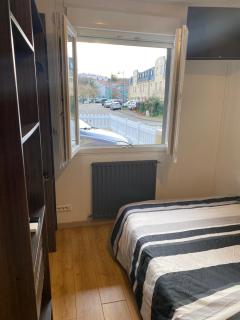 Nancy, Magnifique studio totalement climatisé, meublé, salle de bains et wc séparés, parking privé, cuisine équipée, WIFI - Malzéville - 2