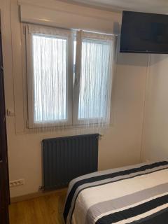 Nancy, Magnifique studio totalement climatisé, meublé, salle de bains et wc séparés, parking privé, cuisine équipée, WIFI - 4