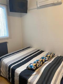 Nancy, Magnifique studio totalement climatisé, meublé, salle de bains et wc séparés, parking privé, cuisine équipée, WIFI - 7