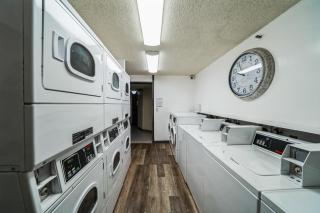 Chic DT Honolulu Executive Condo condo - 4