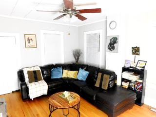 The Blue Victorian Waterview Home - 8