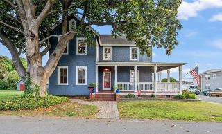 The Blue Victorian Waterview Home - 6