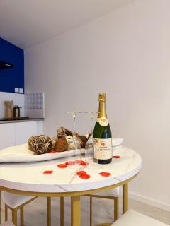 Appart Suite Balneo Jacuzzi Wifi Clim et Parking - Mauguio - 3