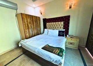 Dove Inn Hotel, johar Town, nearest Shoukat Khanum Hospital LHR - Lahore - 9