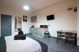 Trendy Studio in Moseley - Birmingham - 6