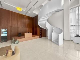 Cozy Oasis in Airport l Studio I WiFi DSTV Gym Patio Pool - 3