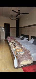 Bhagat Home Stay - Dehradun - 1