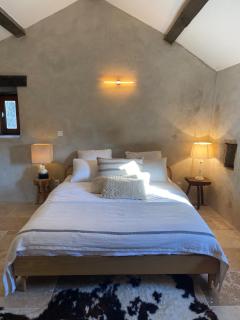 Romantic Med Chic Retreat with pool on GR trail - Mons - 3