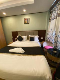 Hotel Golden Light - Best Rated Hotel in Mathura- Boutique Property - 9
