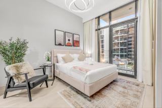 Fully Equipped Studio with Views - 9