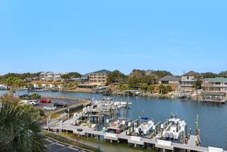 Dolphin Point #401C - 8