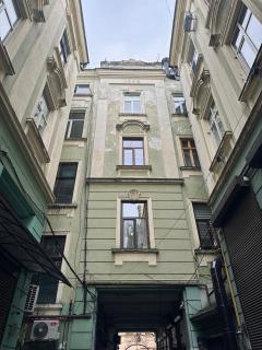 Апарат готель під Золотим Кораблем - 1