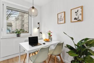 SHINY HOMES - Bright & Elegant City Apartment - 4