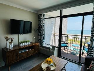 Beach Daze Oceanfront Great Location - Myrtle Beach - 4