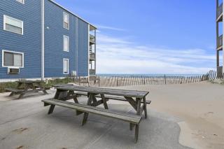 Out To Sea - Oceanfront 2 Bedroom, 2 Bath Condo - 8