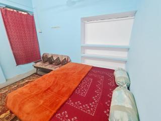 10 min away from Sangam - 6