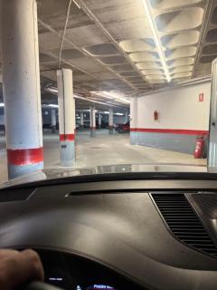 Maribel Arttyco a pie de pista con Parking cubierto - 1