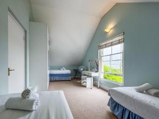Hout Bay affordable family duplex 7p - 8