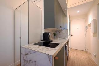 Elegant Studio Avenue Montaigne - Paris - 8