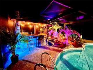 Casa de Cape with FREE heated pool year round - Cape Coral - 2