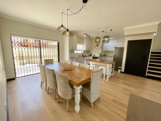 Beachfront Corner View at Pebble Beach - Swakopmund - 9