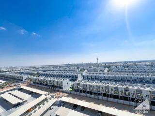 Stylish Studio Getaway in Dubai's MAG 920 - 1