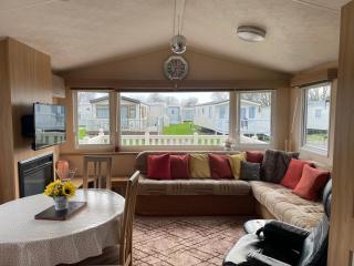 Cosy 3 Bedroom Caravan, South Cerney - South Cerney - 0