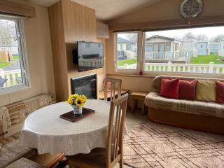 Cosy 3 Bedroom Caravan, South Cerney - South Cerney - 4