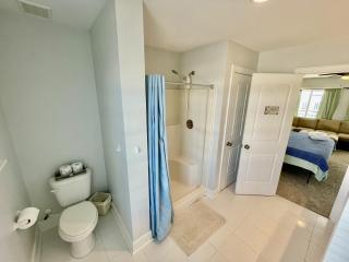 Big Waterfront House with Amazing View and Swim Deck home - 3