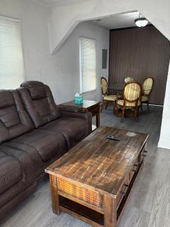 Blue MiniCastle, NEXT 2 DTW, 3BR - Romulus - 8