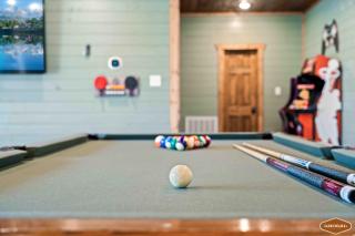 Luxe Mountain Pool Escape by Ghosal Luxury Lodging - Gatlinburg - 8