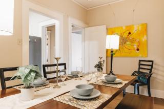 Big Group Getaway at Historic Victorian Home - Austin - 8