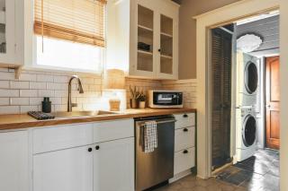 Historic Victorian 4B Home on UT Campus & Downtwn - 7