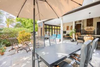 Blue Bay - Tropical Art Escape - 9