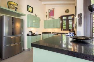 Blue Bay - Tropical Art Escape - 3