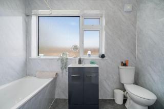 Disc-counts For Family & Work stays, Coffee machine - Fast wifi - Free parking - Private Garden - Borehamwood - 2