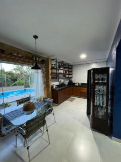 Casa Ecológica 7 - Condomínio localizado a 2km das Praias, com 3 quartos equipados com ar-condicionado, Piscina e Área Gourmet - Porto Seguro - 1