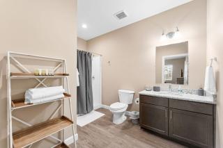 Spacious Retreat, Heart of the City, Indoor Pool, Free Attraction Tickets! - Branson - 8