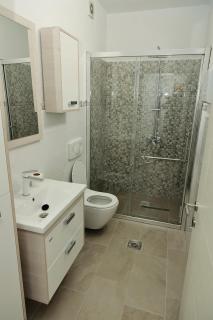 Livinn Apartments-Twin Room with Shared Bathroom - Prizren - 3