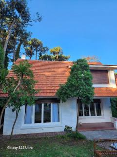 Casa a dos cuadras del mar en Pinamar - Pinamar - 0